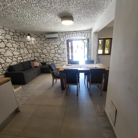 Dragi Villa *